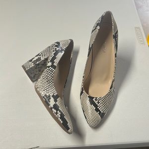 Nine West Snake block heel size 9